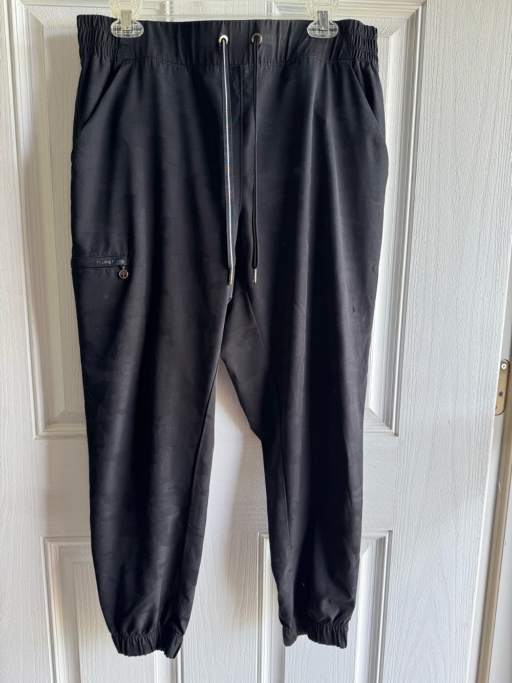 Healing Hands Black Camo Tate Jogger Scrub Pant